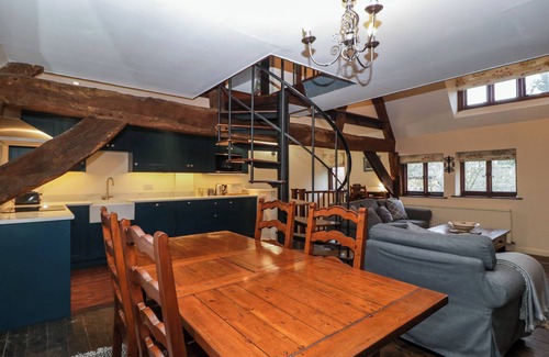 Stanton Cottage | THE OLD CIDER PRESS, character holiday cottage in Broadway