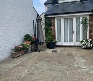 Canterbury Apartment | The old coach house 8 North lane