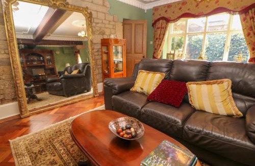 Sheen House | The Old Coach House