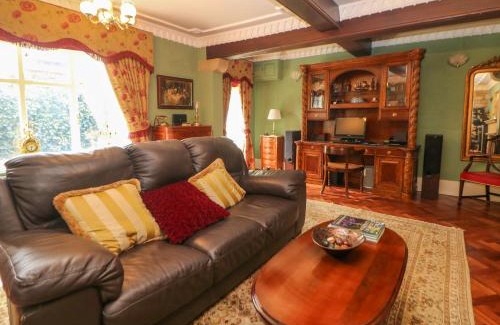 Sheen House | The Old Coach House
