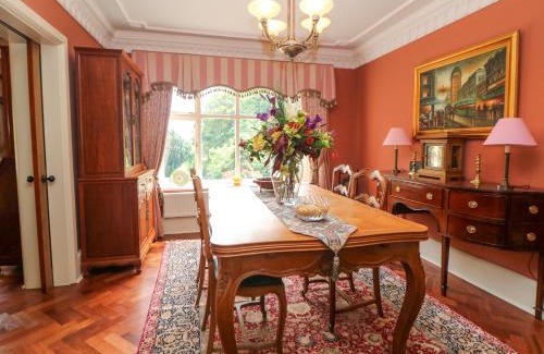 Sheen House | The Old Coach House