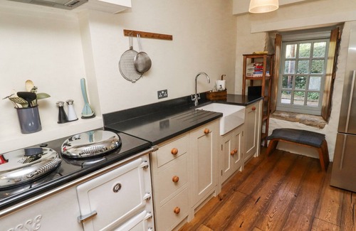 Eglingham Cottage | THE OLD COACH HOUSE, pet friendly, with open fire in Alnwick