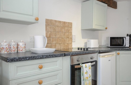 Burrowbridge Cottage | THE OLD CORNSTORE, character holiday cottage in North Petherton