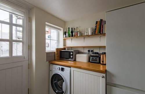Deal House | The Old Cottage