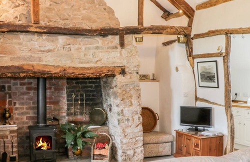 Ludwel Cottage | THE OLD COTTAGE, pet friendly, character holiday cottage in Ludlow