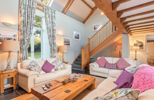 St Ishmaels House | The Old Cowshed