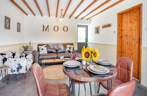 Cribyn House | The Old Cowsheds 1- Dairy - Uk49786