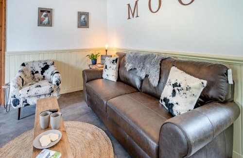Cribyn House | The Old Cowsheds 1- Dairy - Uk49786