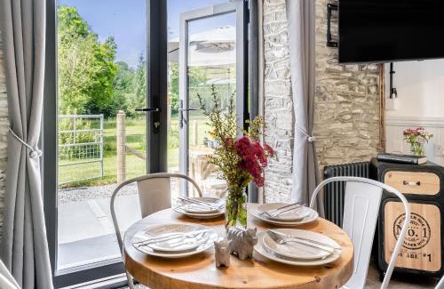 Cribyn House | The Old Cowsheds 2 - Shippon - Uk49787