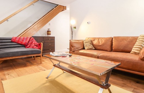 Flushing House | THE OLD CUSTOMS POST, pet friendly, with open fire in Flushing