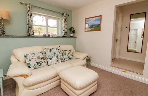 Broadwoodkelly Cottage | THE OLD DAIRY, family friendly, with pool in Winkleigh