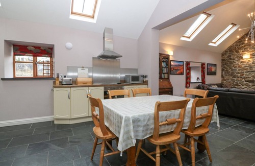 Bwlchtocyn Cottage | THE OLD DAIRY, pet friendly, country holiday cottage in Abersoch