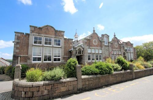 Mylor Churchtown Apartment | The Old English Rooms