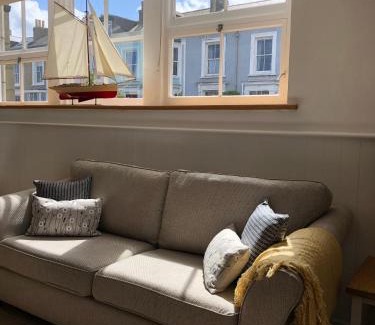 Mylor Churchtown Apartment | The Old English Rooms