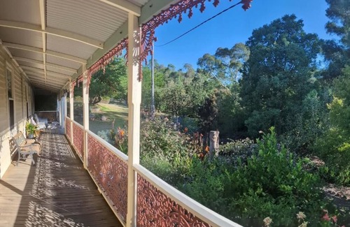Great Alpine Valley House | The Old Ensay Hotel House