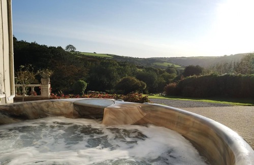 Combe Martin Cottage | The Old Farmhouse - sleeps 6 guests in 3 bedrooms