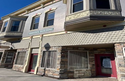 Lawrenceburg Apartment | The Old Fashion Large one Bedroom Downtown Loft apartment
