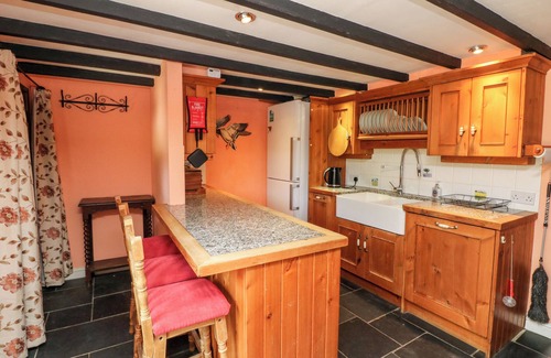 Kilkhampton Cottage | THE OLD FORGE COTTAGE, pet friendly, with a garden in Kilkhampton