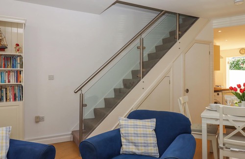 Teignmouth Cottage | THE OLD GREENGROCERS, family friendly, with a garden in Shaldon