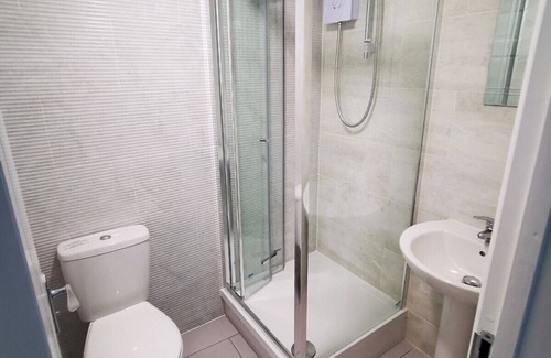 Streatham Apartment | The Old Guest House - R5, The Old Guest House - R5