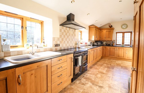 Llanidloes Cottage | THE OLD HOUSE, family friendly, luxury holiday cottage in Llanidloes