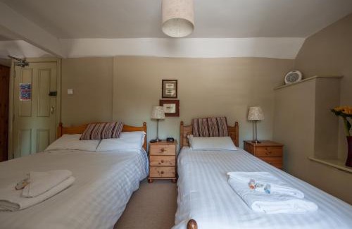 Mullion Bed & Breakfast | The Old Inn