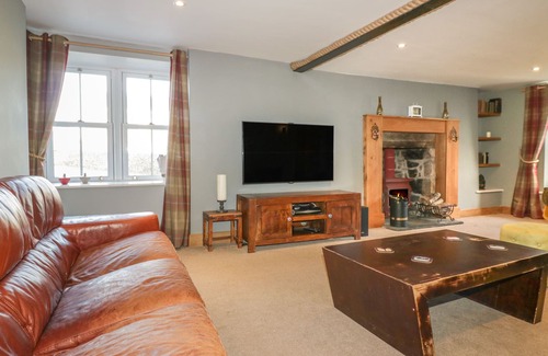 St. Stephen House | THE OLD KING'S ARMS, pet friendly, with open fire in St Stephen