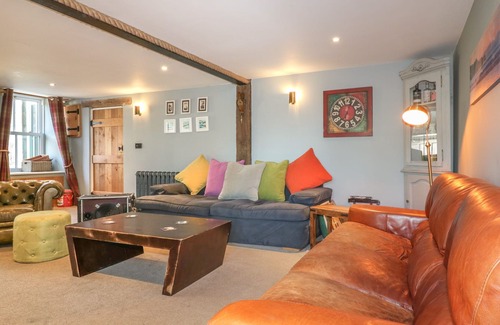 St. Stephen House | THE OLD KING'S ARMS, pet friendly, with open fire in St Stephen