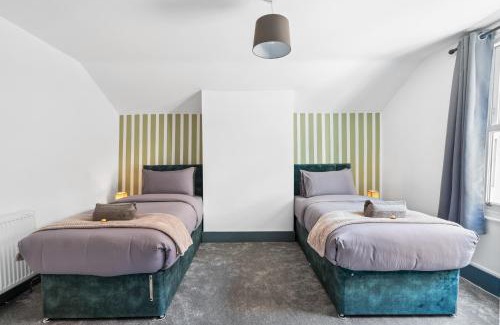 Worthing House | The Old Laundry - FREE Parking - Town Centre