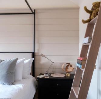 Burford House | The Old Livery - An Elegant Bolthole with EV Parking