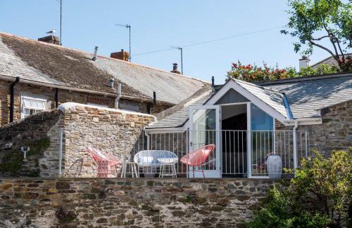 Salcombe House | The Old Lobster Pot