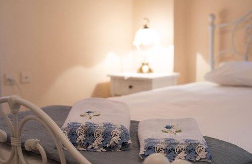 Sinarades Apartment | The Old Mansion