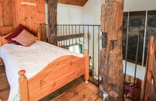 Okehampton House | THE OLD MILL, pet friendly, character holiday cottage in Bridestowe