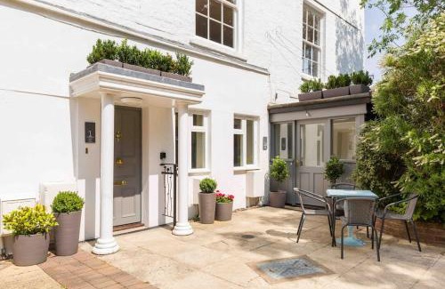 Malvern Apartment | The Old Morgan Period 3 Bed Duplex