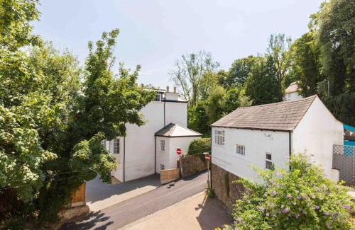 Malvern Apartment | The Old Morgan Period 3 Bed Duplex