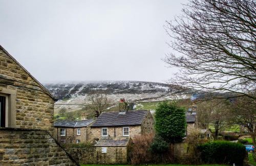 Edale Cabin | The Old Nag's Head