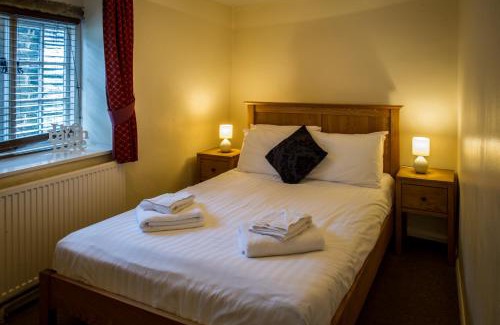 Edale Cabin | The Old Nag's Head