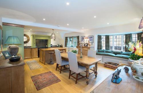 Broadway House | The Old Post Office