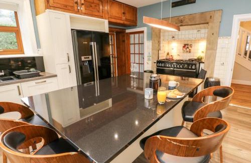 Holmfirth House | The Old Post Office - Pet Friendly Group Stays in Holmfirth