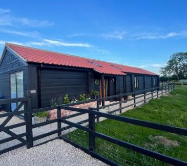 Low Catton House | The Old Potting Shed - 2 bed cottage with hot tub