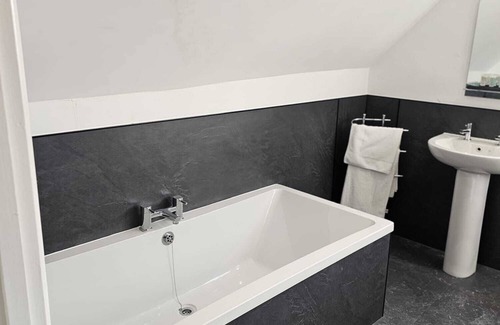 Idmiston Hotel | The Old Railway Hotel