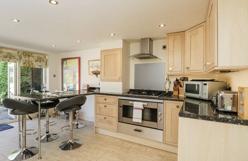 Bledington Cottage | The Old Reading Room