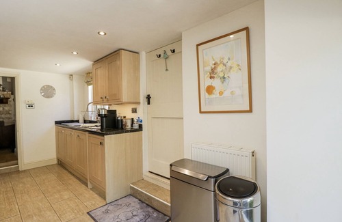 Bledington Cottage | The Old Reading Room