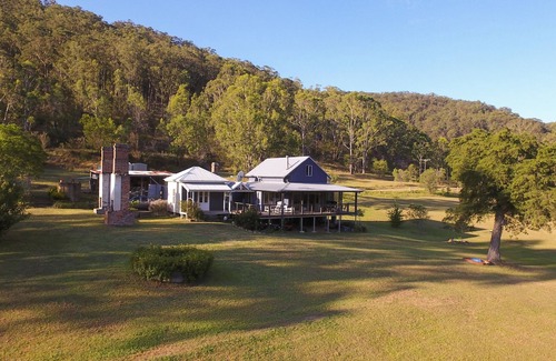 Paynes Crossing House | The Old School House. A beautiful house in the Hunter Valley close to Wollombi.