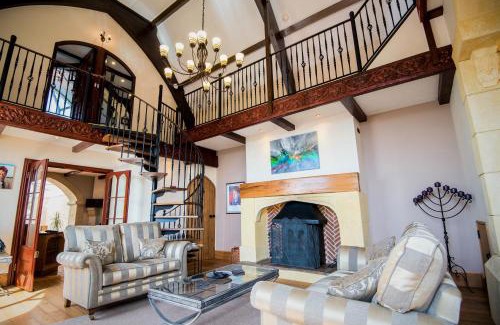 Llanybri House | The Old School - Beautiful School House, quiet location near the coast