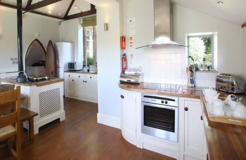 South Perrott Cottage | The Old School (Dorset) - a charming stone country cottage in Dorset sleeping 6 guests in 3 bedroom