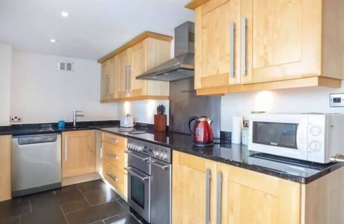 Lewannick Cottage | THE OLD SCHOOL HOUSE, pet friendly, with a garden in Lewannick