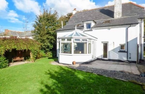 Lewannick Cottage | THE OLD SCHOOL HOUSE, pet friendly, with a garden in Lewannick