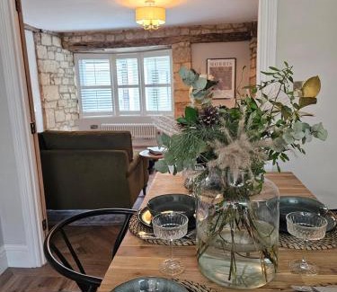 Winchcombe House | The Old Shop - Stylish Cotswold Cottage, Sleeps 6