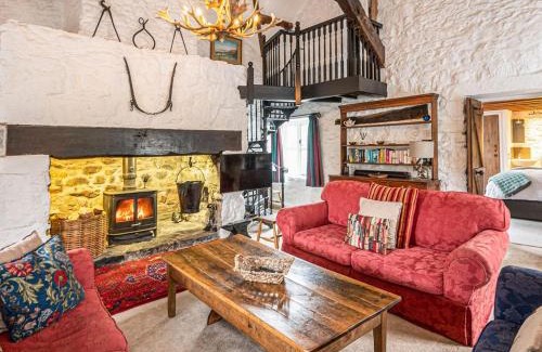 Beaumaris House | The Old Smithy - Cottage